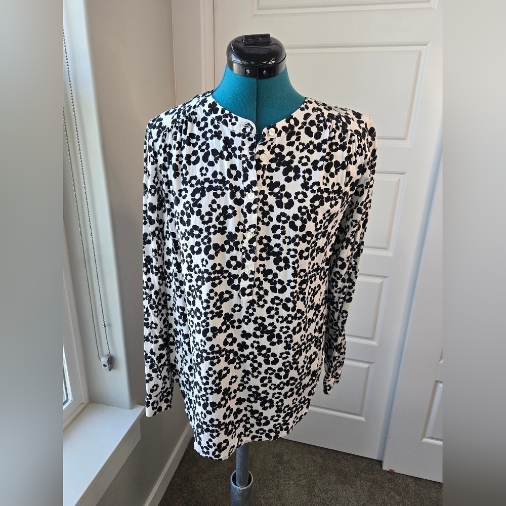 LOFT BLACK & WHITE FLORAL BLOUSE TUNIC BUTTON FRONT POPOVER RAYON WOMEN SMALL